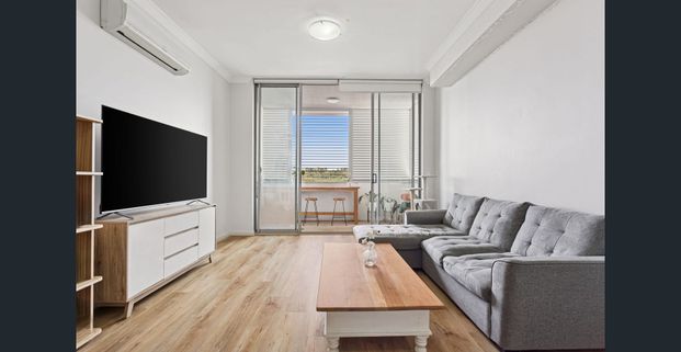 APG - Spacious Two-Bedroom + Study Apartment | Modern Comfort & Style - Photo 1