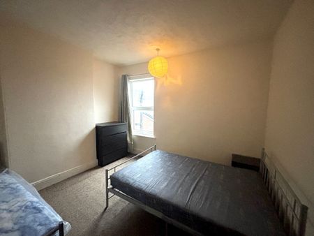 Howe Street - Photo 3