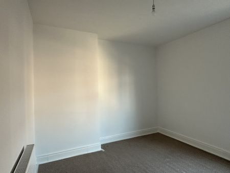 3 bedroom end of terrace, Darlington - Photo 4