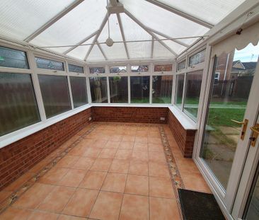 4 bedroom detached house to rent - Photo 2
