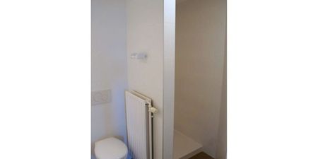 Appartement te huur in Kortrijk voor € 725 met 2 slaapkamers - Photo 5