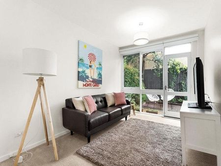 8/3-5 Salter Street, Essendon VIC 3040 - Photo 3