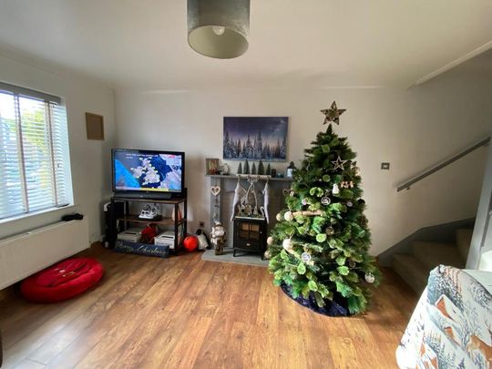 2 bedroom link detached house to rent - Photo 1