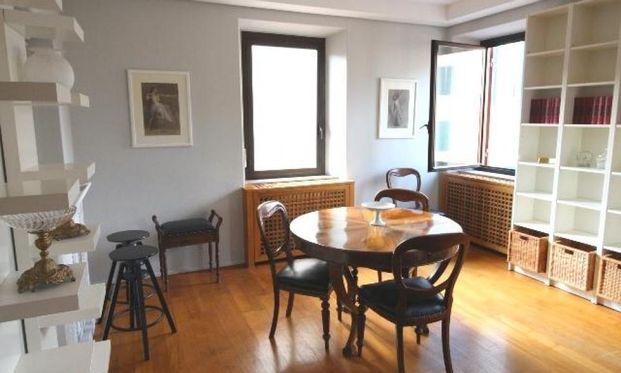 Trastevere: Bright, fully furnished and spacious 1 Bedroom, bath, full Kitchen, use of panoramic communal terrace. Silent, bright apartment with air conditioning, parquet floors. Rif.#2123. - Photo 1