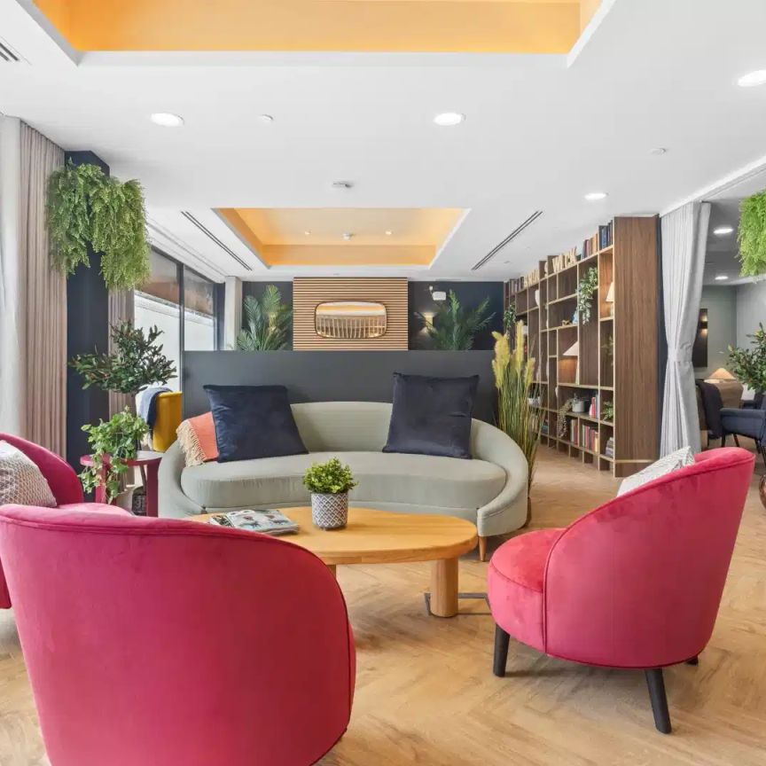 Premium 3 Bed Apartment - Photo 1