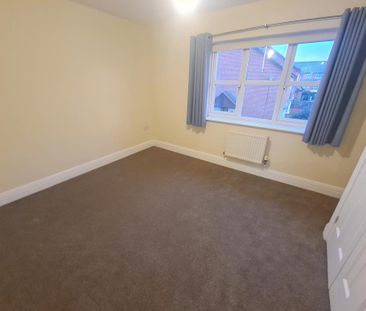 3 bedroom semi-detached house to rent - Photo 6