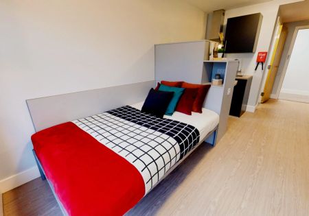 Silver Studio - Photo 2