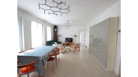 Location Maison 7 pièces 158m² - Photo 2