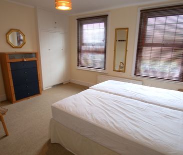 2 Southville Gordon Road, CHELTENHAM GL530ES - Photo 3