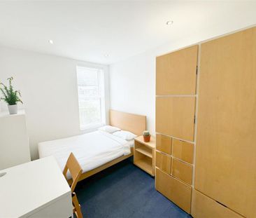 6 bedroom terraced house to rent - Photo 4