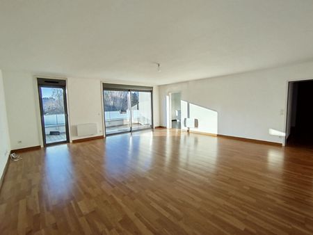 Location Appartement 4 pièces 121m² MARCQ EN BAROEUL 59700 - Photo 2