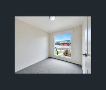 Modern Coastal Retreat in Peaceful Chiton - Photo 1