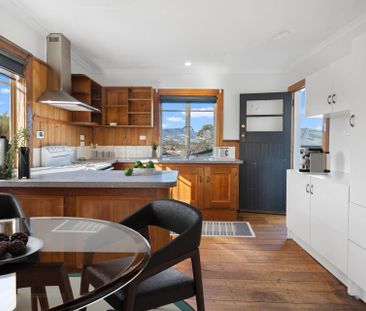 Charming 3-Bed Home in Bridgewater - Photo 1