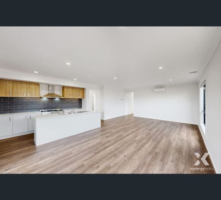 31 Cyad Way, Manor Lakes, Vic 3024 - Photo 4
