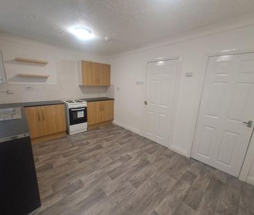 2 bedroom terraced house to rent - Photo 6