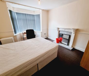 5 Bed Student Accommodation - Photo 5