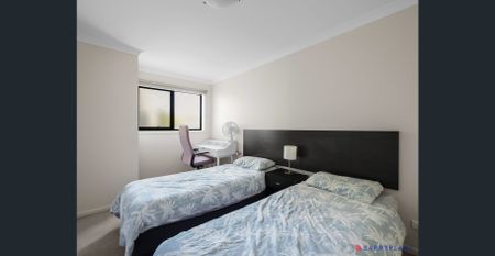 Heart of Cowes - Water and Internet INCLUDED! - Photo 4