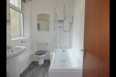 1 Bed Flat, Rushey Green, SE6 - Photo 4