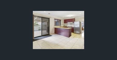 Spacious family home - Photo 3