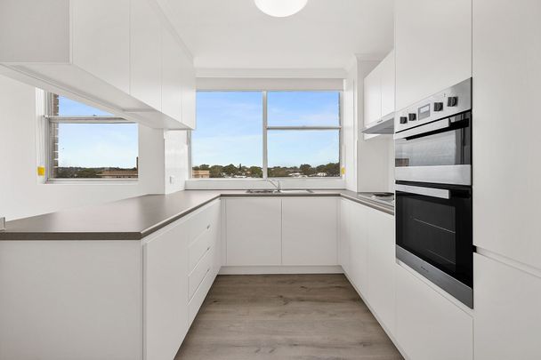 Freshly Renovated Two Bedroom Unit in the Heart of Cronulla - Photo 1