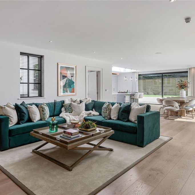 6 bedroom detached house to rent - Photo 1