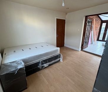 Room in a Shared House, Heathfield Road, B19 - Photo 4