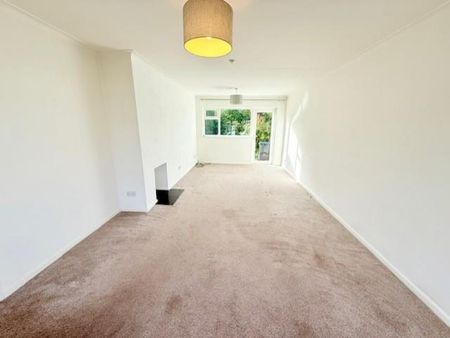 3 bedroom House To Let - Photo 2