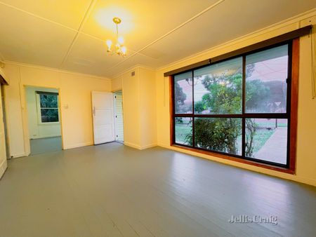 82 Darnley Street, Braybrook - Photo 4