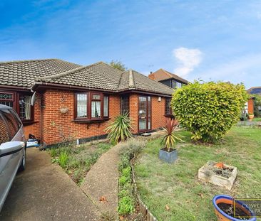 Knollcroft, Shoeburyness, Southend On Se... - Photo 2