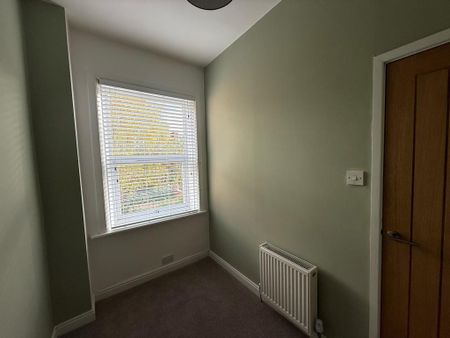 2 bedroom terraced house to rent - Photo 4