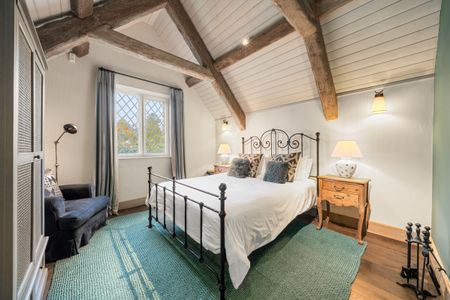 Restored Grade II-Listed Home in the Heart of the Cotswolds - Photo 5