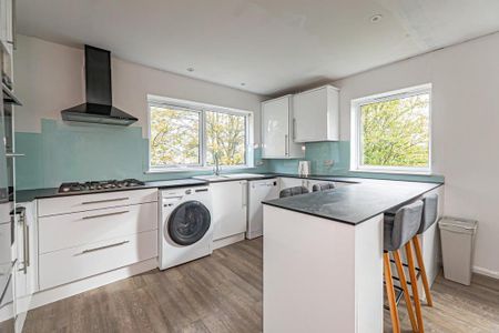 2 bedroom flat to rent - Photo 4