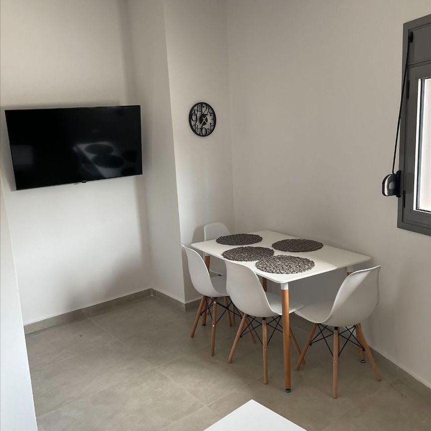 Studio/Γκαρσονιέρα για ενοικίαση Κέντρο (Αρτέμιδα (Λούτσα)) - Φωτογραφία 1