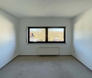 Gepflegte 4-Zimmer-Etagenwohnung mit Balkon in Oberirsen zu vermieten! - Foto 1