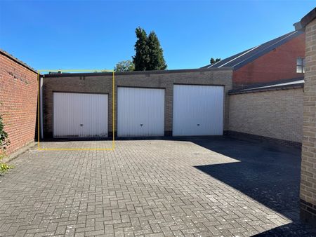 Gunstig gelegen 2 slaapkamer duplex appartement met garage. - Foto 5