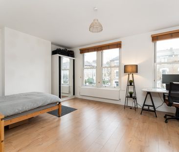 🏡 A Recently Refurbished Victorian House Minutes from Finsbury Park... - Photo 5