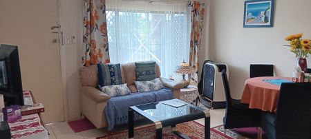 Broadbeach Waters - Photo 3