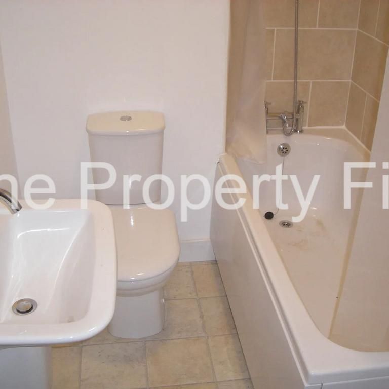 5 bedroom townhouse to rent - Photo 1