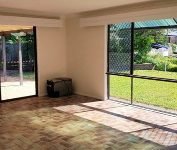 Waterfront Family Living in a Prime Currumbin Waters Location - Photo 5