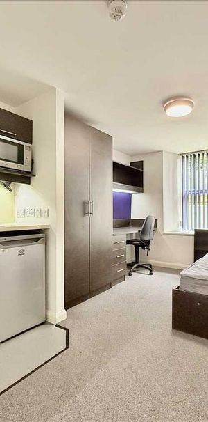 Studio to rent - Photo 1