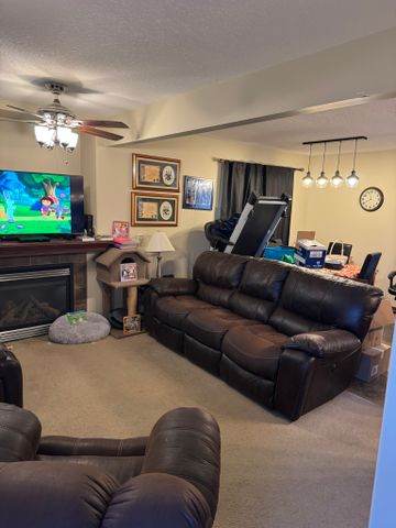 Cozy and Comfortable 2 Bedroom 2.5 Bathroom Condo Unit - Photo 3