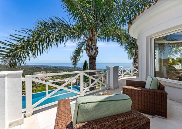 Luxury Villa for rent in Marbella Del Este, Andalusia