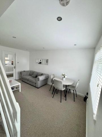 2 bedroom terraced house to rent - Photo 3