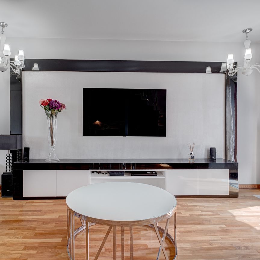 Po remoncie wolnostojący dom Wawer-ul Strzygłowska - Zdjęcie 1