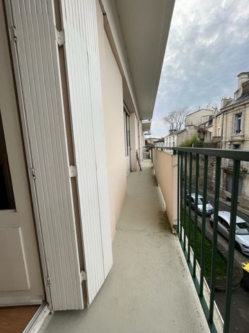 POITIERS PLATEAU, RUE RABELAIS, T2 MEUBLE DE 45m² - Photo 2