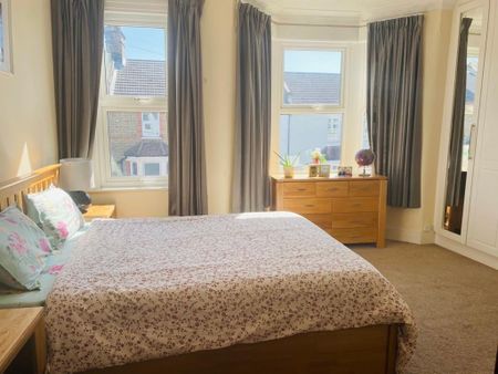 3 Bed Terraced House, Eastcombe Avenue, SE7 - Photo 4