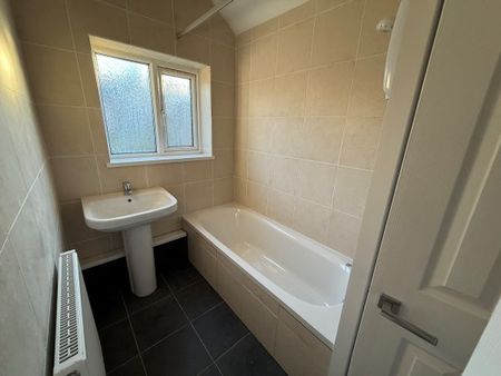 Catherine Street, Llanelli, SA15 - Photo 4