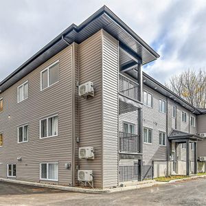 MOIS GRATUIT - APPARTEMENT 4½ À LOUER POUR JUILLET - ST-CHARLES - Photo 2