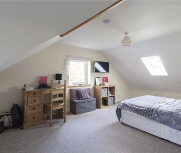 4 bedroom semi-detached house to rent - Photo 6