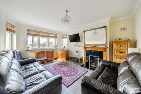 4 bedroom end of terrace house to rent - Photo 3